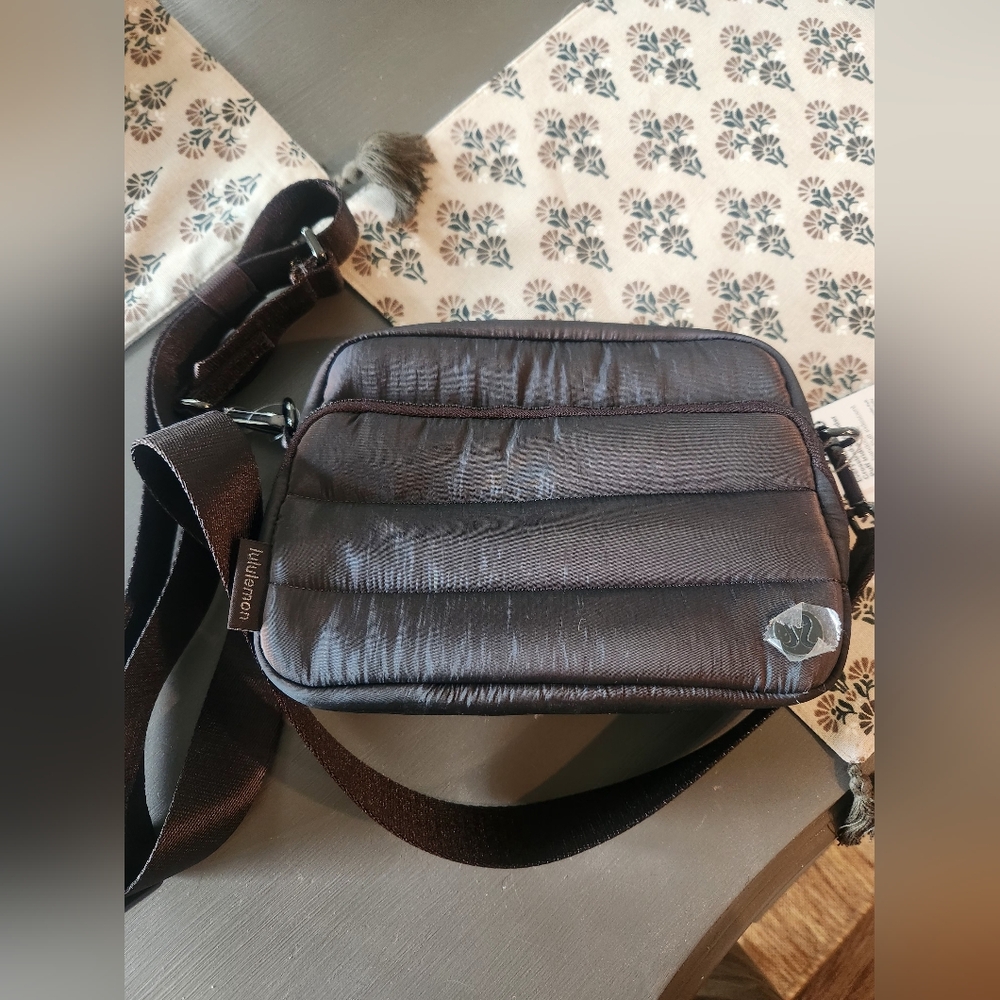 NWT Lululemon Crossbody Wunder Puff Iridescent